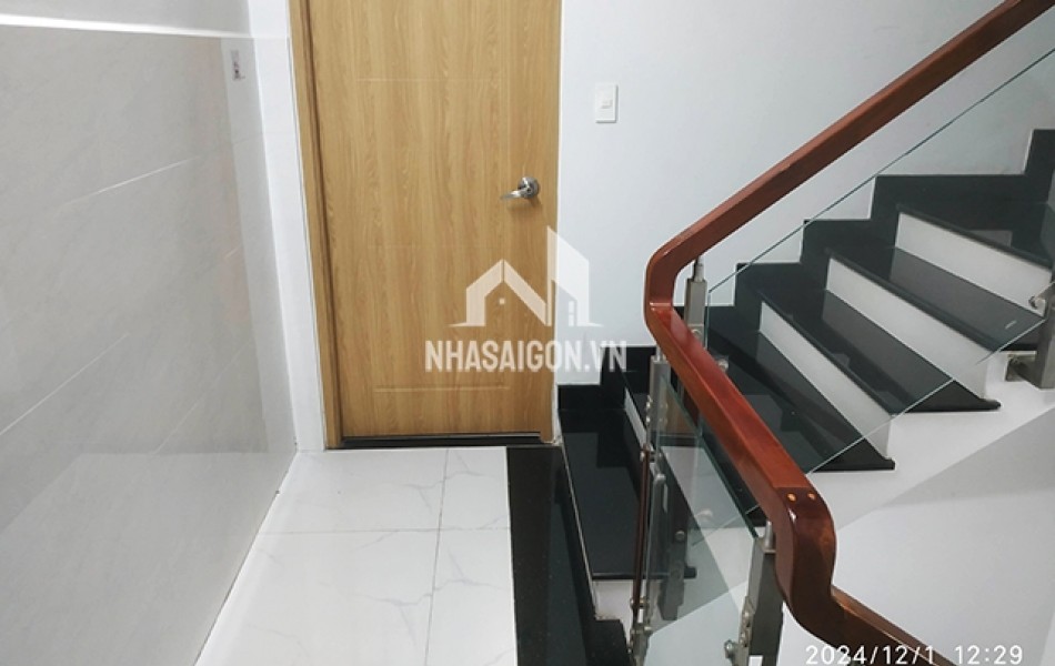 Cho nữ thuê Phòng trọ quận Bình Thạnh, 25m2 mới đẹp, ban công, cửa sổ, hẻm 7m. Giá rẻ nhất khu này